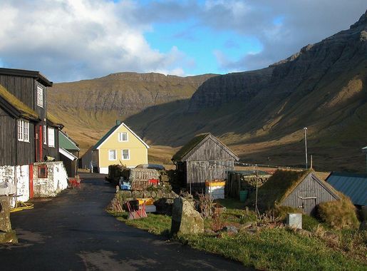 Fil:Gásadalur.Vágur.10.jpg - Wikipedia, den frie encyklopædi