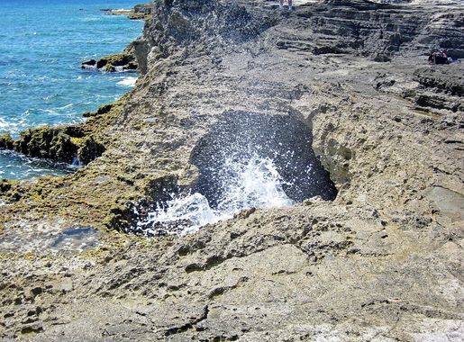 File:Blowhole in aragonitic limestone (just east of The Notch, southern  margin of San Salvador Island, Bahamas) 4 (16040411965).jpg - Wikimedia  Commons