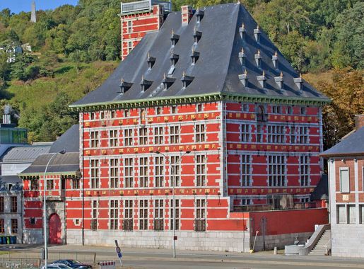 File:Palais Curtius vu du pont Saint-Léonard, Liège - crop.jpg - Wikipedia