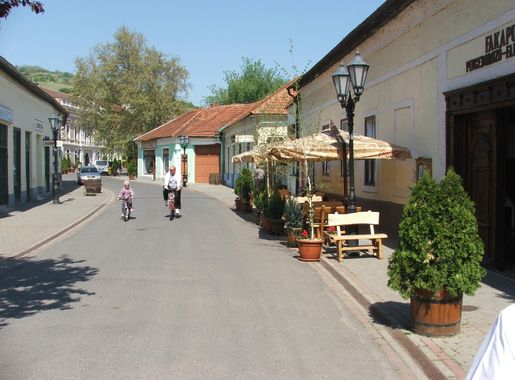 File:Tokaj.utcakep.jpg - Wikimedia Commons