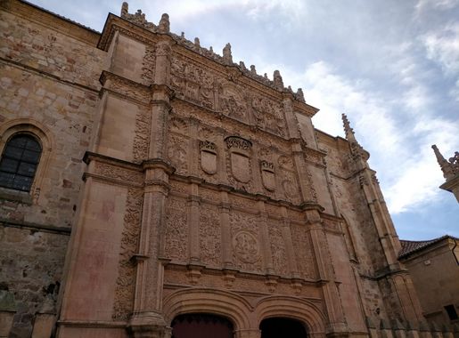 File:Fachada de la Universidad de Salamanca en octubre de 2022 02.jpg -  Wikimedia Commons