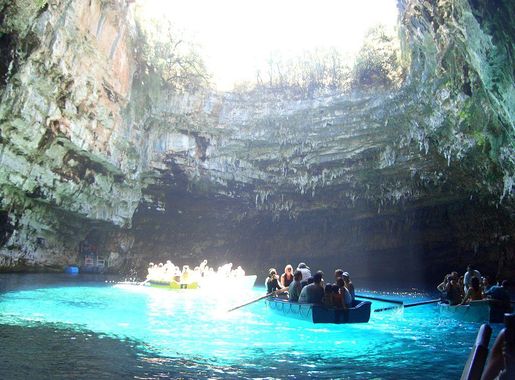 File:Lake-Melissani.JPG - Wikipedia