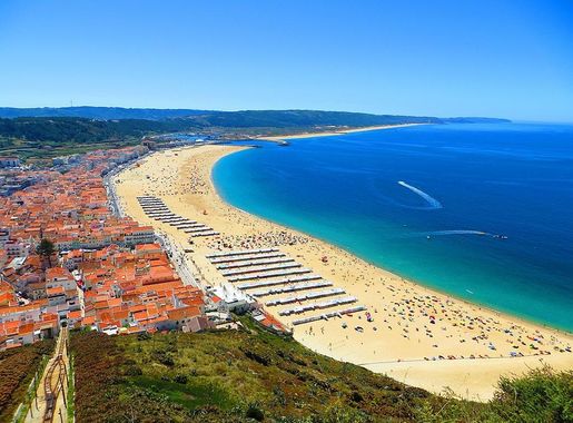 Ficheiro:La grande plage de Nazaré - panoramio (20).jpg – Wikipédia, a  enciclopédia livre