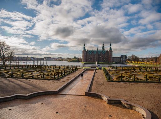 File:Frederiksborg Castle Baroque Gardens (251457607).jpeg - Wikimedia  Commons