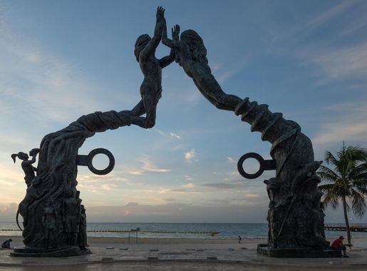File:Portal Maya (El Cierre del Ciclo de la Cuenta Larga Maya) by José  Arturo Tavares... in morning twilight - Playa del Carmen, Mexico - August  15, 2014 01.png - Wikimedia Commons