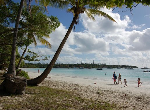 File:Kuto Bay, Isle of Pines, New Caledonia, 2007 (5).JPG - Wikimedia  Commons