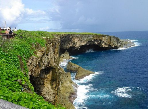 File:Banzai Cliff in Saipan.JPG - Wikimedia Commons
