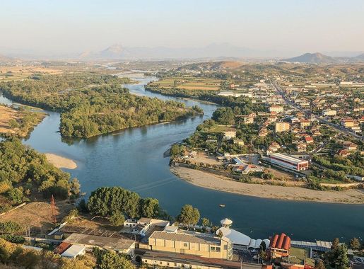 File:Drini River flowing in Shkodër.jpg - Wikimedia Commons