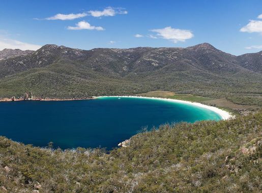 File:Wineglass Bay from Lookout crop.jpg - Wikipedia