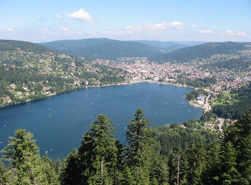 Fichier:Gerardmer vue de Merelle.jpg — Wikipédia