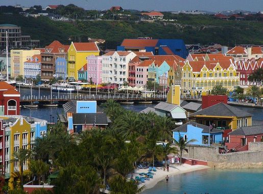 File:Queen Emma Bridge in Curaçao.jpg - Wikimedia Commons