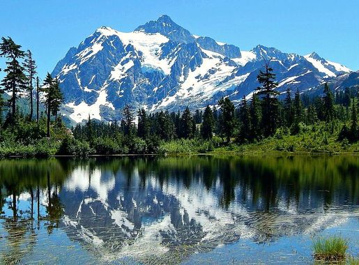 File:Mount Shuksan reflected in Picture Lake.jpg - Wikimedia Commons