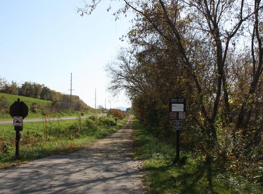 File:GreatRiverStateTrailWisconsinTrempealeauRefuge.jpg - Wikimedia Commons