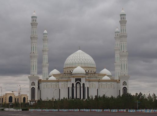 File:Khazret Sultan Mosque 2 (cropped).jpg - Wikipedia