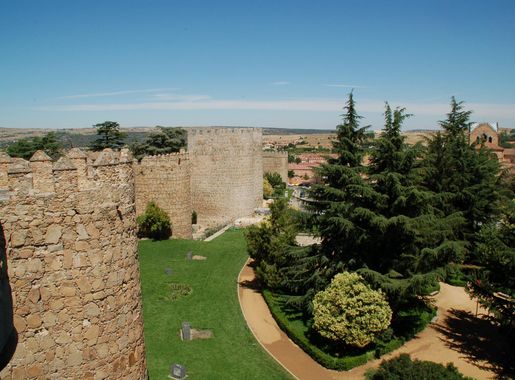 File:Murallas de Ávila-6.JPG - Wikimedia Commons