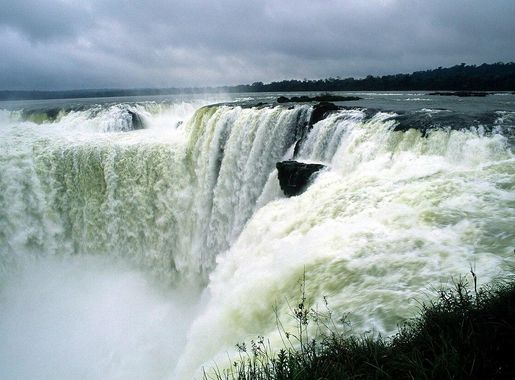 File:IguazuGargantaDelDiablo.jpg - Wikimedia Commons