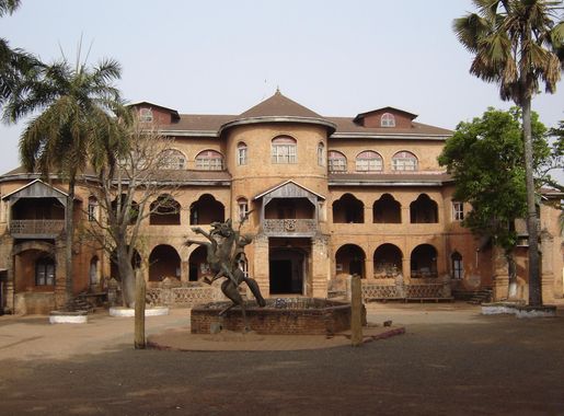 File:The Sultans Palace, Foumban.jpg - Wikimedia Commons