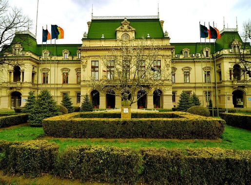 ملف:Palatul Roznovanu - Iasi.JPG - ويكيبيديا
