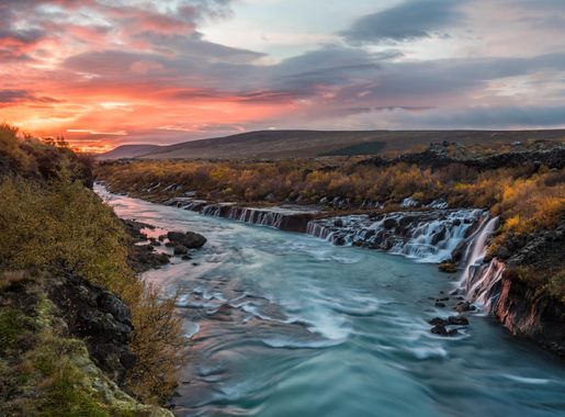 File:Hraunfossar Sunset (180350613).jpeg - Wikimedia Commons