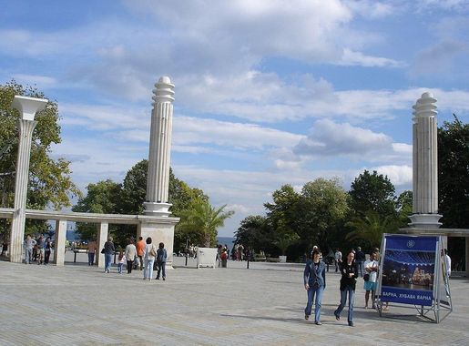 File:Sea Garden entrance.JPG - Wikimedia Commons
