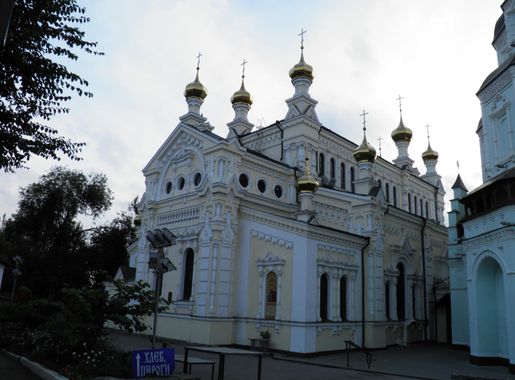 Файл:Pokrovsky Monastery in Kharkiv by Lypko S. 2.jpg — Вікіпедія