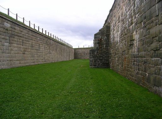 File:Inside Halifax Citadel walls 9-04-04.JPG - Wikimedia Commons