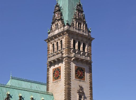 File:Rathausturm Hamburg.jpg - Wikimedia Commons