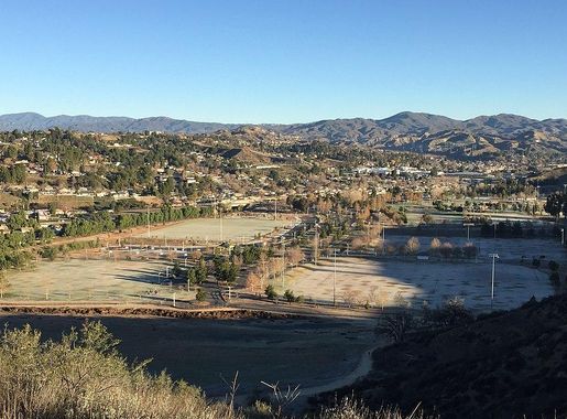 File:Central Park, Santa Clarita (cropped).jpg - Wikimedia Commons