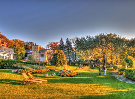 Landscape along he walking path at Lake Geneva, Wisconsin image - Free  stock photo - Public Domain photo - CC0 Images