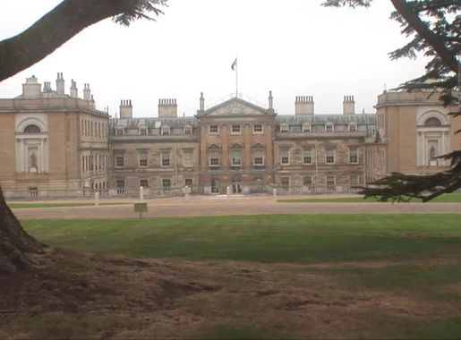 Lee Evans Video - The Sculpture Gallery, Woburn Abbey