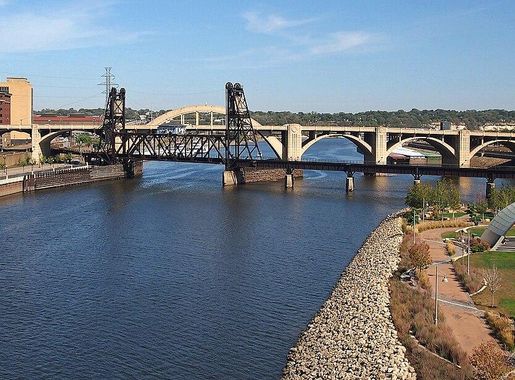 File:Downstream from Wabasha St Bridge.jpg - Wikimedia Commons