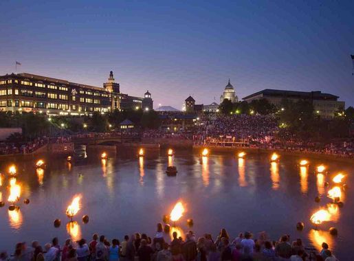 File:Waterfire flicker image 4.jpg - Wikimedia Commons