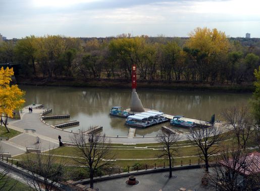 File:The Forks Historic Port in Winnipeg, Manitoba 02.JPG - Wikimedia  Commons