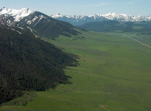 File:Madison Valley (East of Cliff Lake), Montana - panoramio.jpg -  Wikimedia Commons