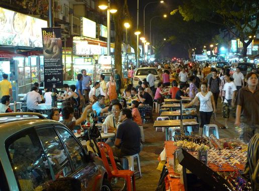 File:Street food at Jalan Alor, Kuala Lumpur, Malaysia.jpg - Wikimedia  Commons
