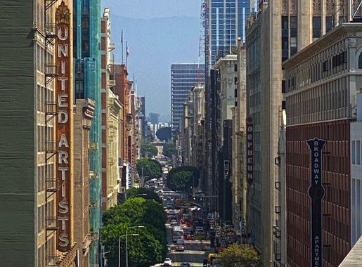 Archivo:Broadway looking north from Hoxton Hotel Roof (11th St.), September  2020.jpg - Wikipedia, la enciclopedia libre