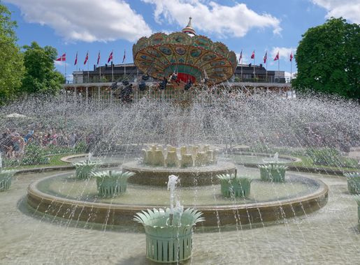 Fil:Fountain in Tivoli Gardens, Copenhagen, 20220618 1307 7156.jpg -  Wikipedia, den frie encyklopædi