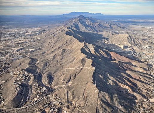 File:El Paso Franklin Mountains and Scenic Drive aerial.jpg - Wikimedia  Commons