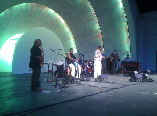 File:Musicians at Levitt Shell 06-18-2011.JPG - Wikimedia Commons