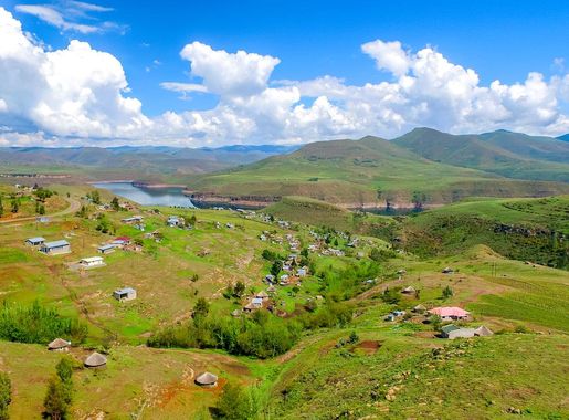 File:Maloti Mountains Village.jpg - Wikimedia Commons