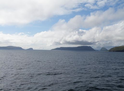 File:Sandoy, Trøllhøvdið, Hestur, Koltur and Streymoy Faroe Islands.JPG -  Wikimedia Commons