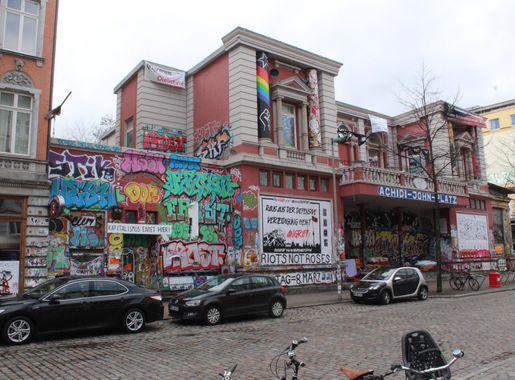 Datei:Rote Flora März 2021.jpg – Wikipedia