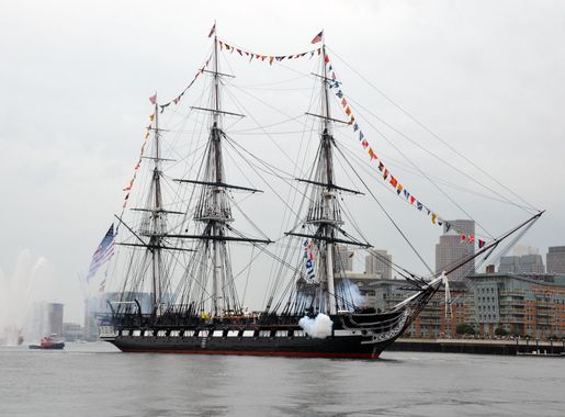 File:USS Constitution fires a 17-gun salute.jpg - Wikipedia