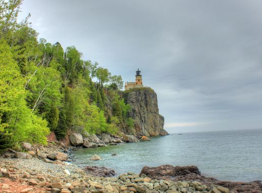 Cloudy shoreline at Split Rock lighthouse Minnesota image - Free stock  photo - Public Domain photo - CC0 Images
