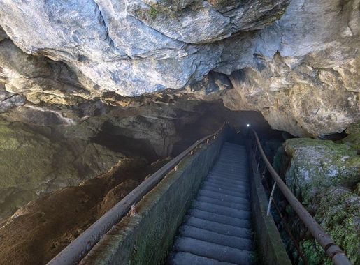 File:Devil's Throat Cave 71.jpg - Wikimedia Commons