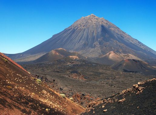File:Pico do Fogo volcano in Cape Verde.jpg - Wikimedia Commons