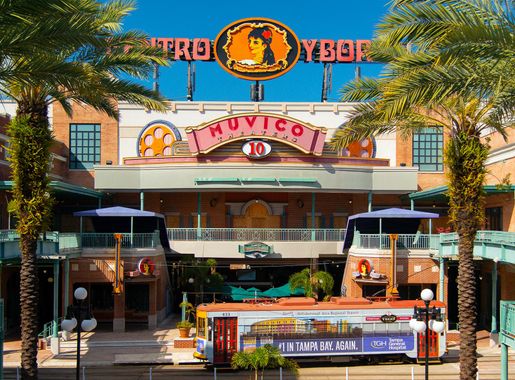 File:Centro Ybor, Ybor City, Tampa, Florida.jpg - Wikimedia Commons
