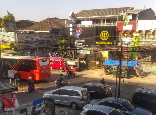 Berkas:Jalan Pondok Labu Raya, Jakarta (cropped).jpg - Wikipedia bahasa  Indonesia, ensiklopedia bebas