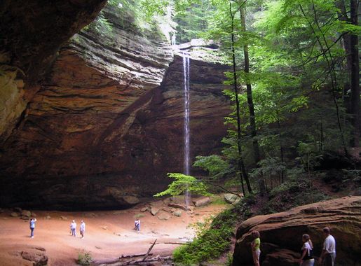 File:HockingHillsAshCave.jpg - Wikimedia Commons