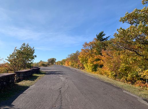 Clear Day on Brock Mountain Drive image - Free stock photo - Public Domain  photo - CC0 Images